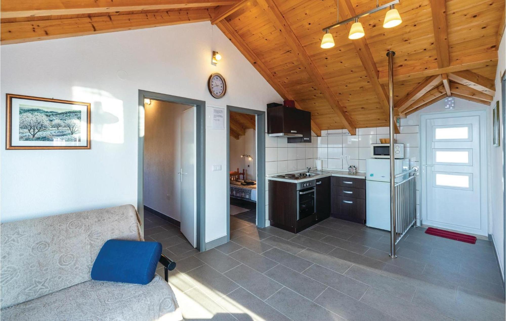 4 Bedroom Gorgeous Home In Prigradica Exterior foto