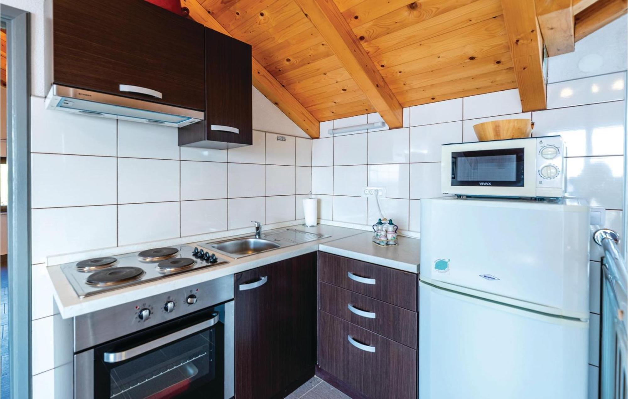 4 Bedroom Gorgeous Home In Prigradica Exterior foto