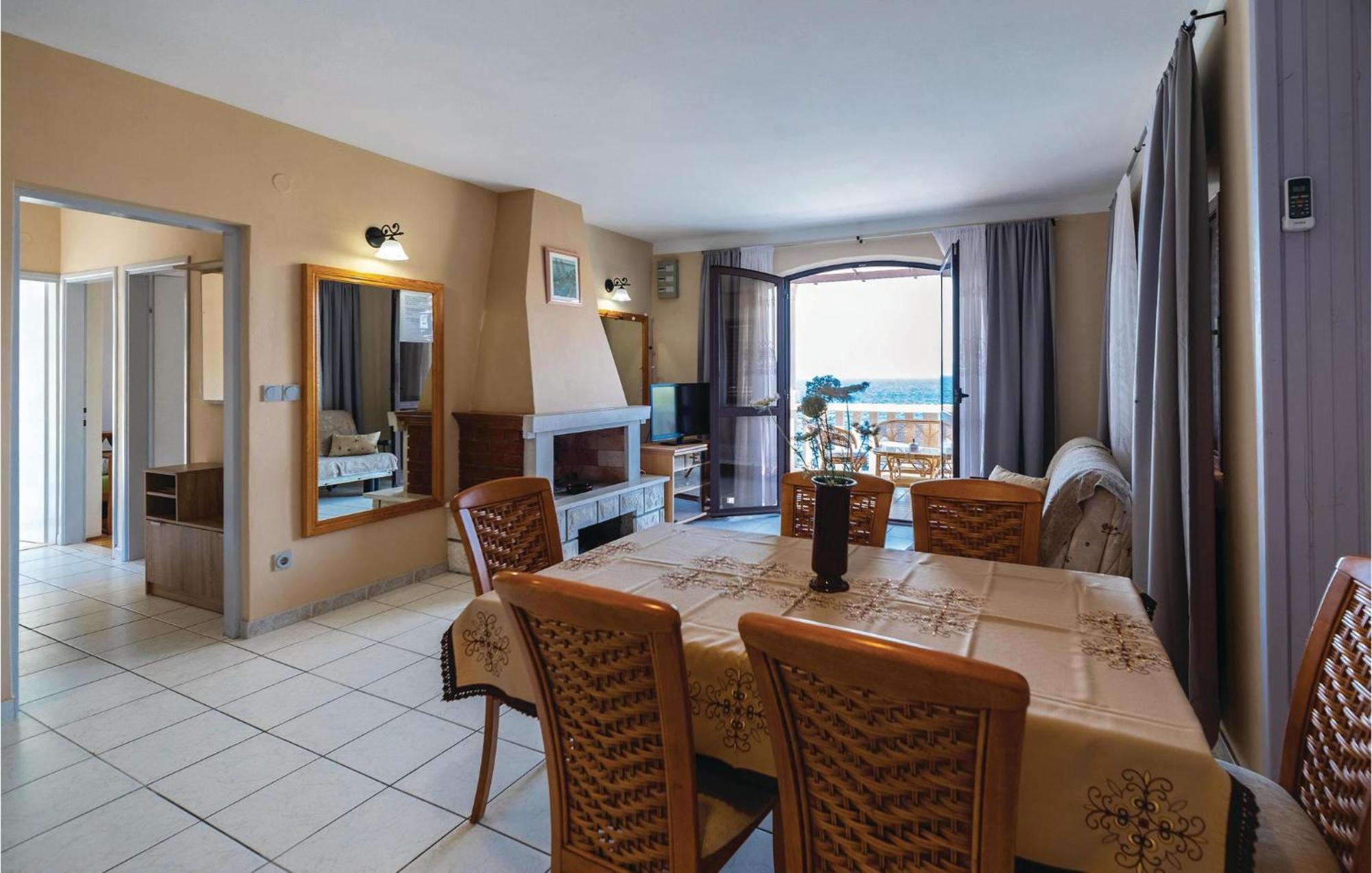 4 Bedroom Gorgeous Home In Prigradica Exterior foto