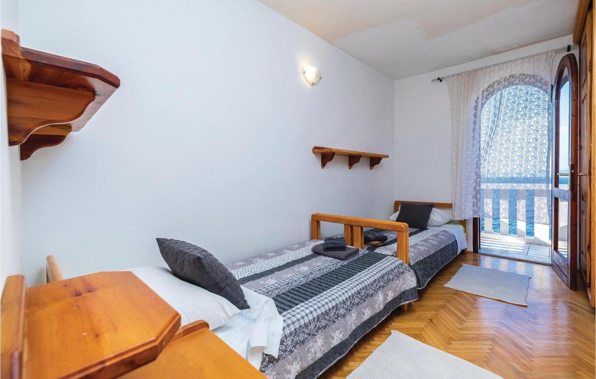 4 Bedroom Gorgeous Home In Prigradica Exterior foto