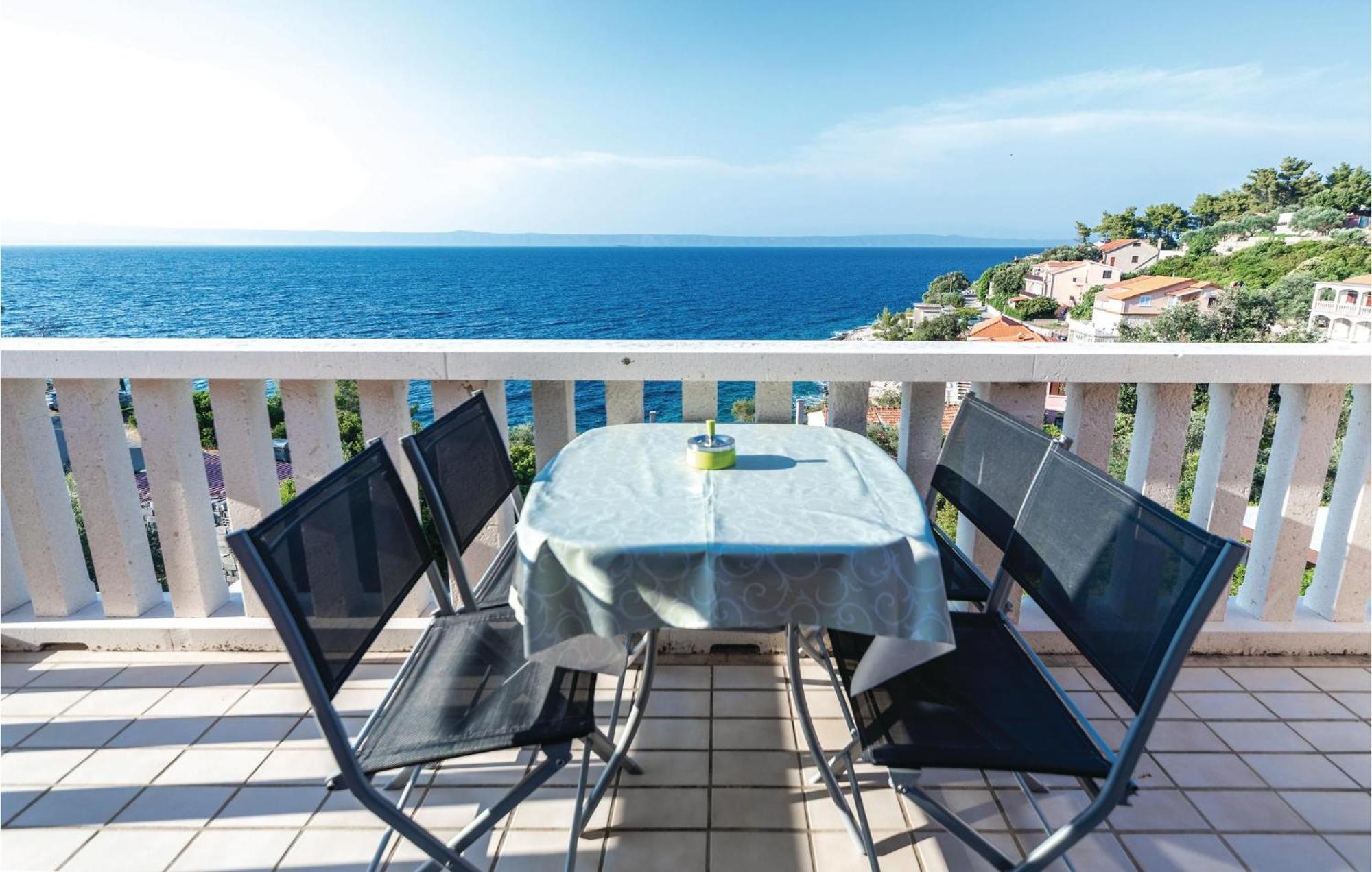 4 Bedroom Gorgeous Home In Prigradica Exterior foto