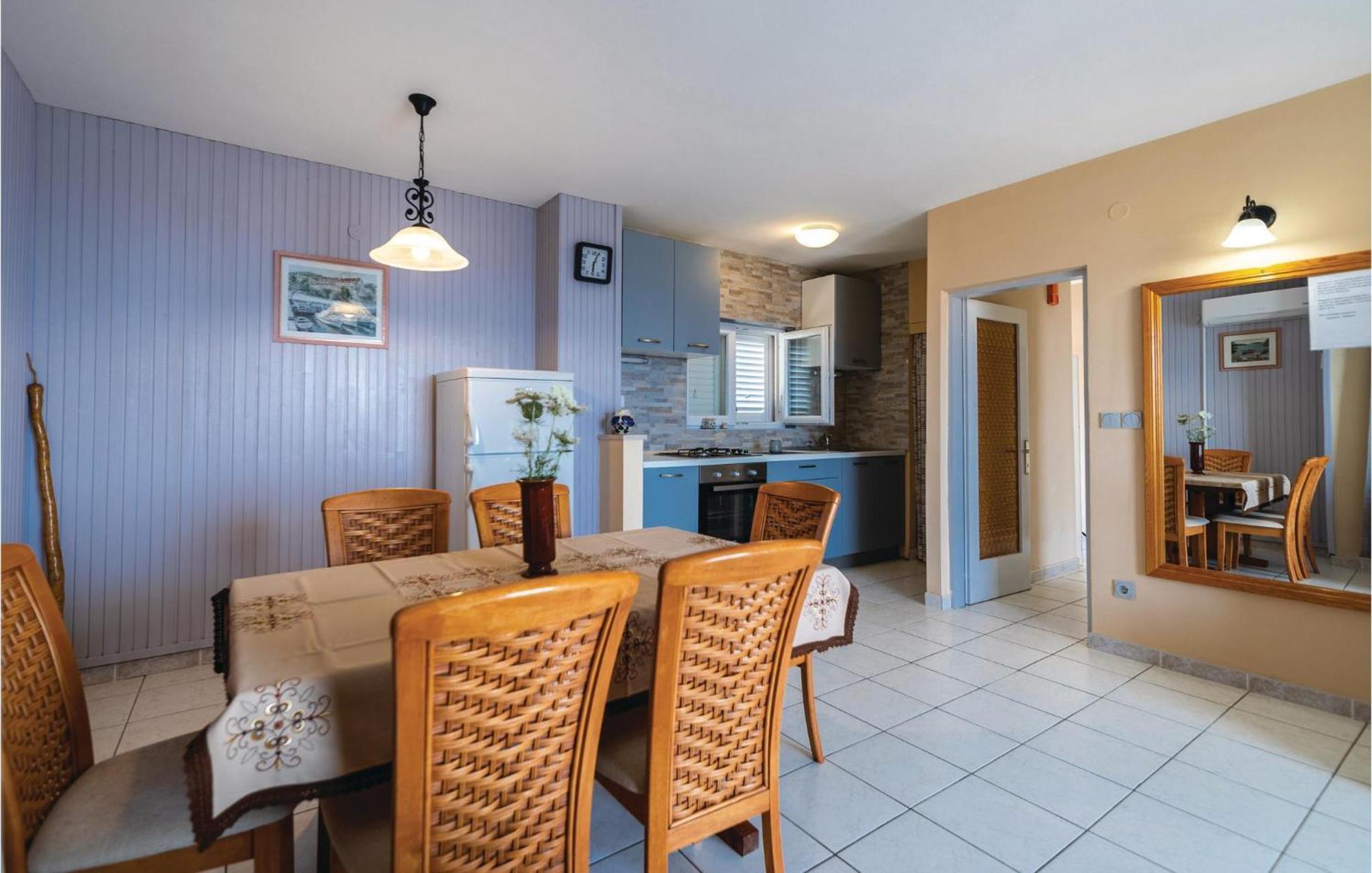 4 Bedroom Gorgeous Home In Prigradica Exterior foto