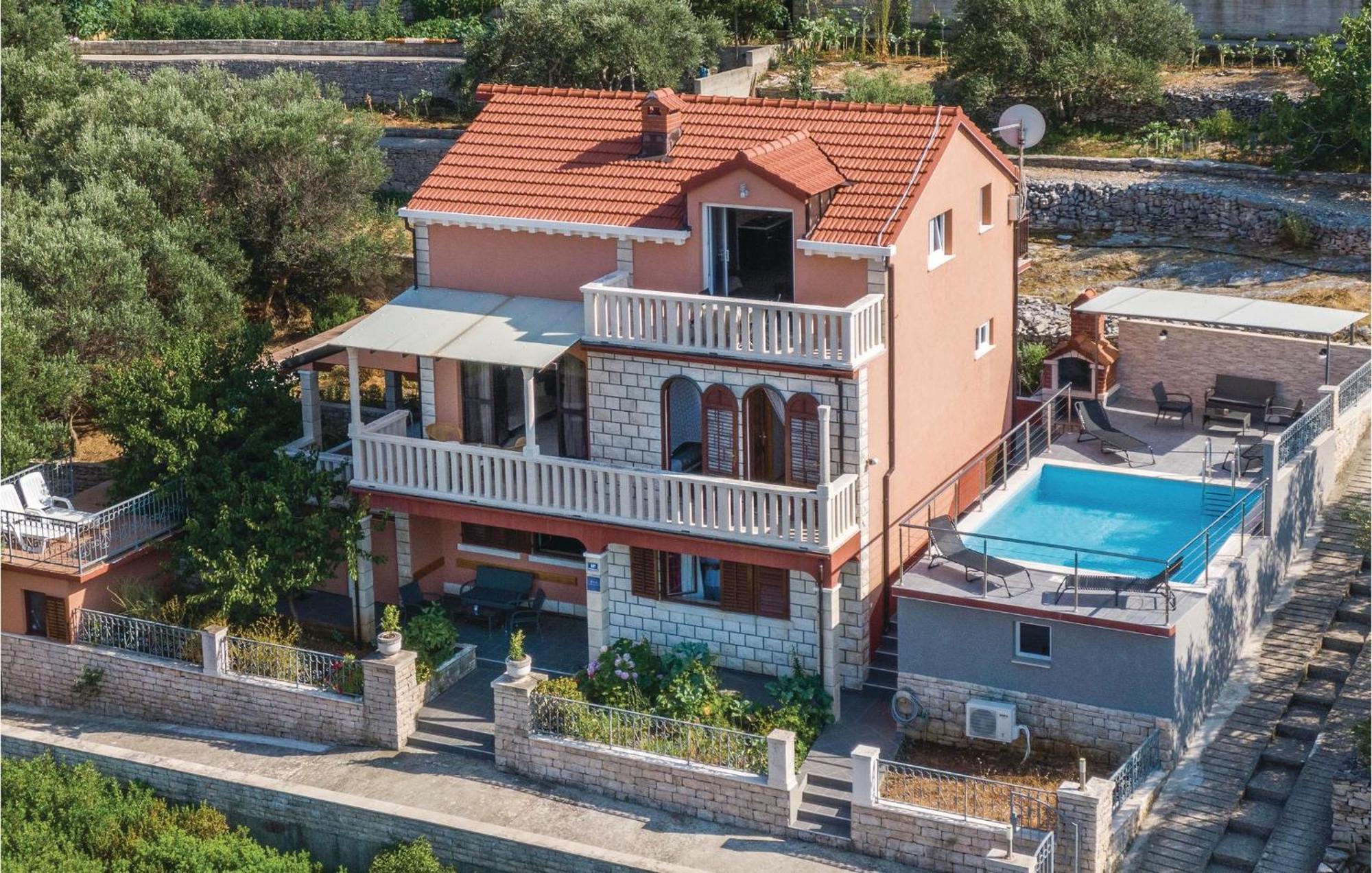 4 Bedroom Gorgeous Home In Prigradica Exterior foto