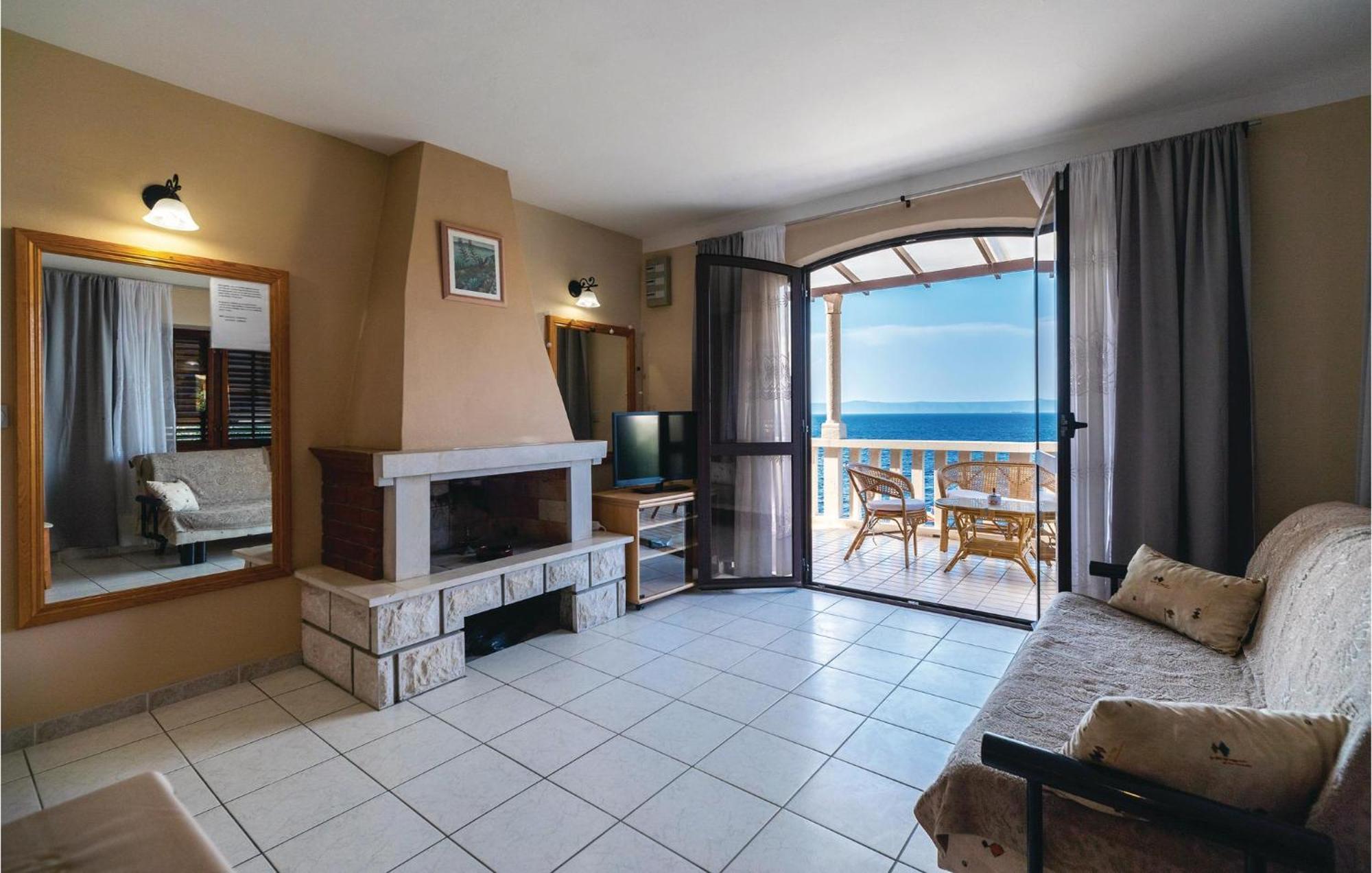4 Bedroom Gorgeous Home In Prigradica Exterior foto
