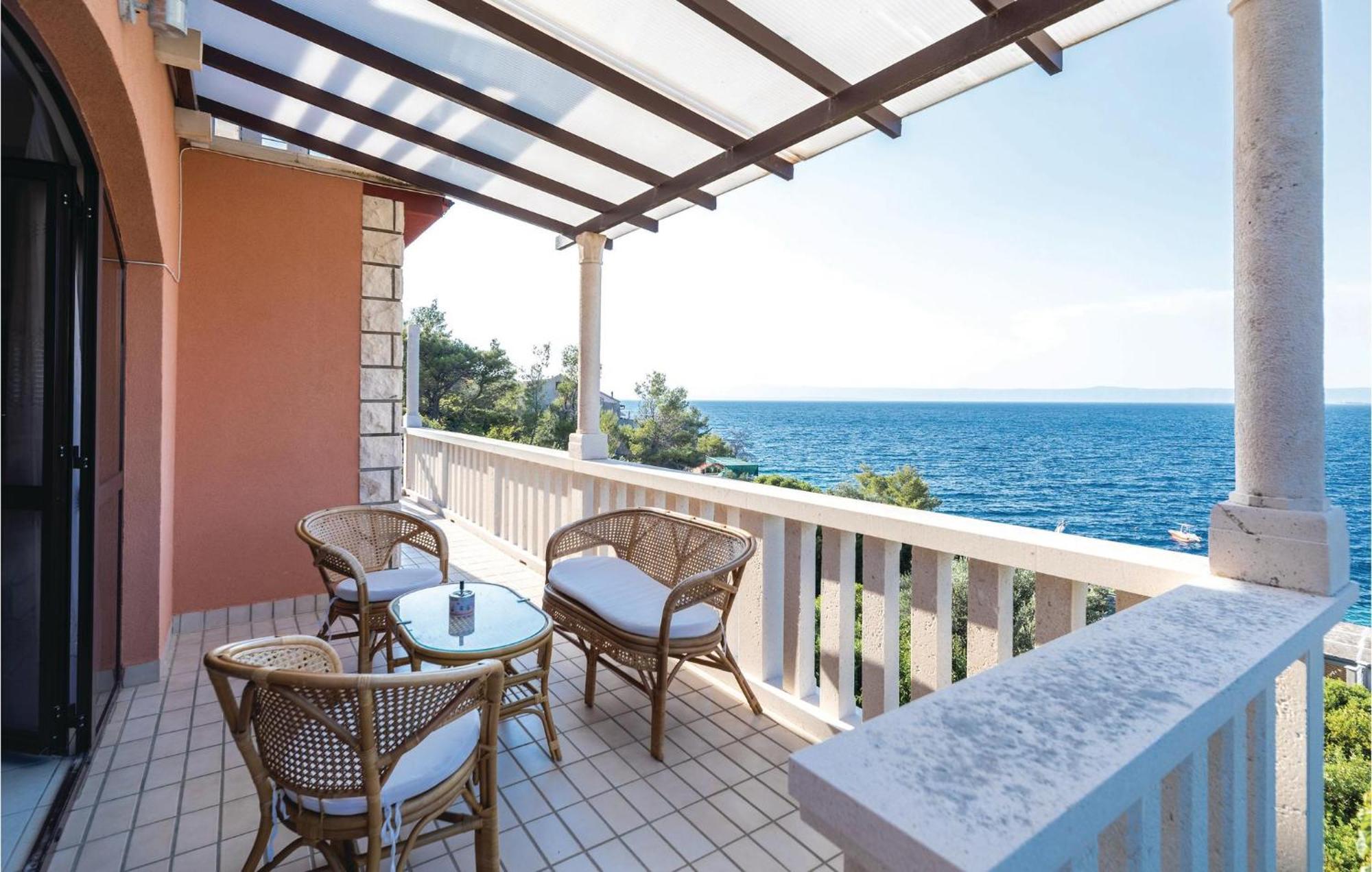 4 Bedroom Gorgeous Home In Prigradica Exterior foto